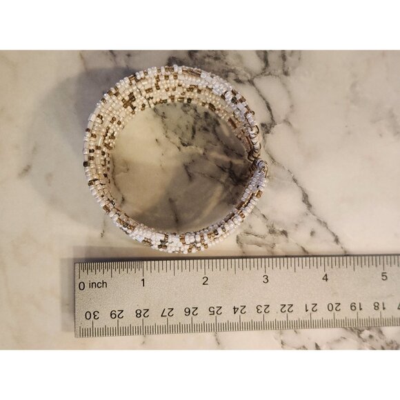 Stretchable Beaded Coil Bracelet With Mixed White & Gold Beads - Picture 4 of 4